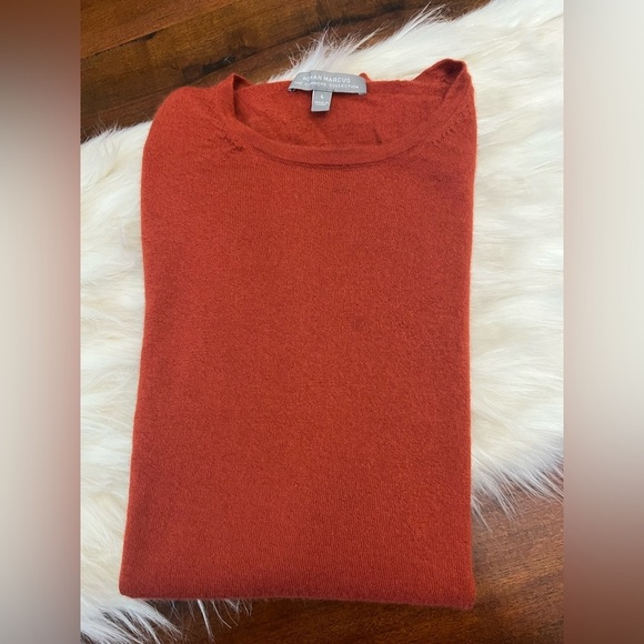 Neiman Marcus Sweaters - Neiman Marcus 100% Cashmere Sweater — Terracotta — Women’s Large